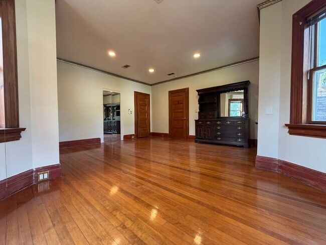 Photo - 161 Park Hill Ave Unit 2