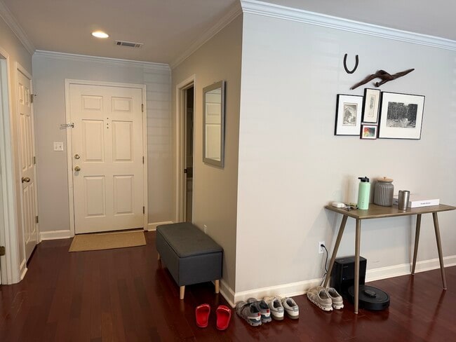 Entry way - 3201 Lenox Rd NE Unit 2