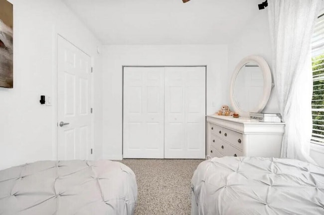 Photo - 5515 Spruce Ave