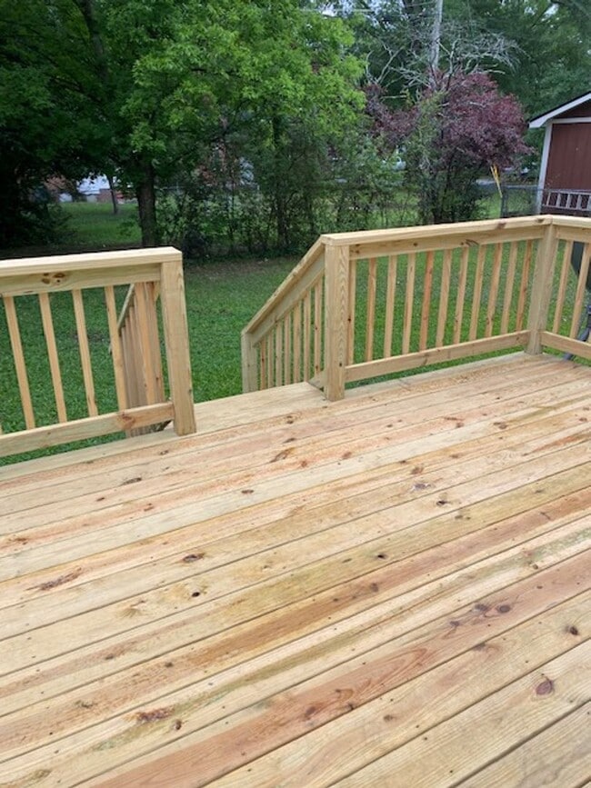 Photo - 19 Dogwood St NE