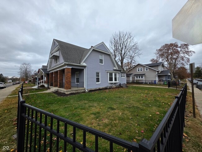 Photo - 5030 E New York St