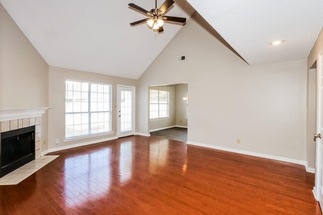 Photo - 1168 Red Fern Cir W
