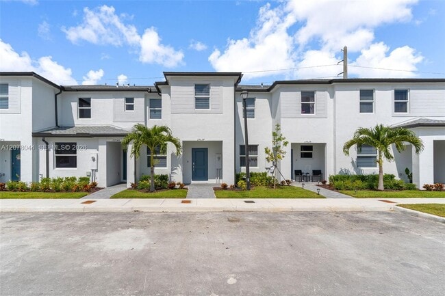 Building Photo - 27634 SW 156th Ct