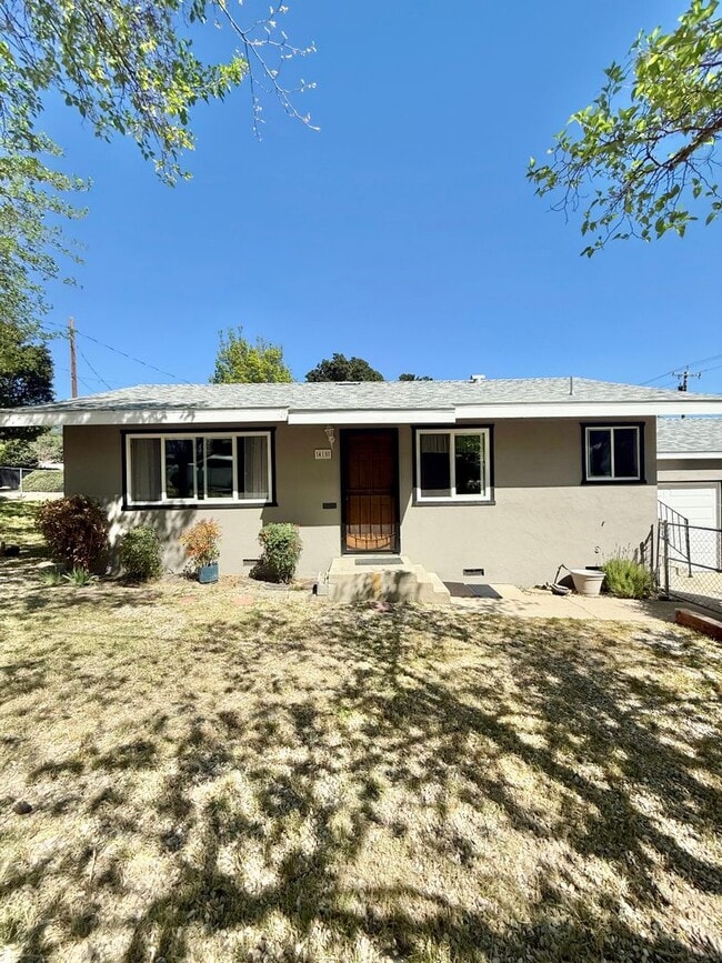 Building Photo - COMING SOON!! 2 BEDROOM 1 BATH HOME NEAR DOWNTOWN PASO ROBLES!!!!