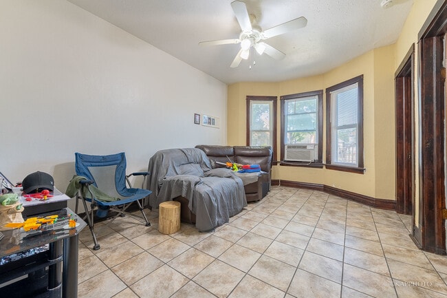 Photo - 5015 S Rockwell St