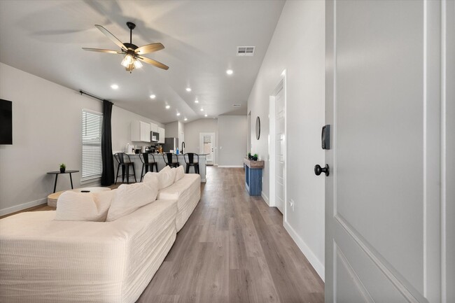 Photo - Fully Furnished Mid-Term or Long-Term Options!