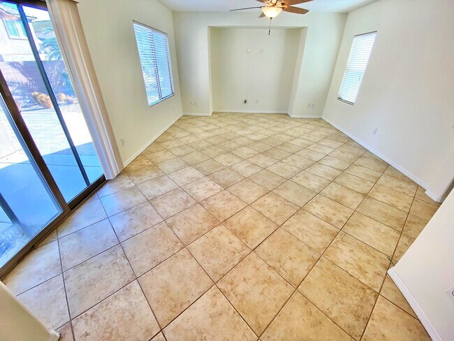 BEAUTIFUL 3 BEDROOM HOME WITH LOFT LOCATED... - BEAUTIFUL 3 BEDROOM HOME WITH LOFT LOCATED...