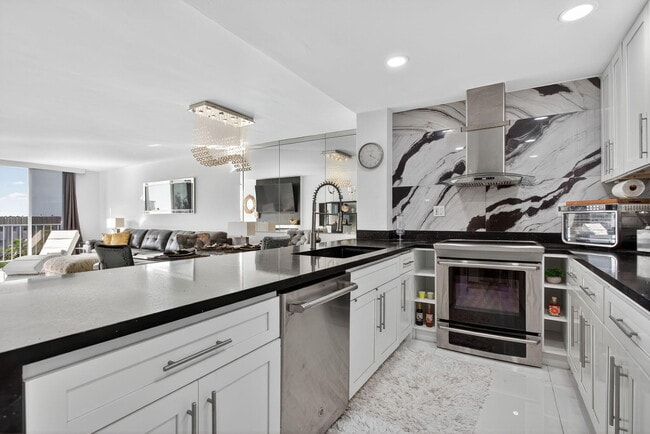 Photo - 1609 N Riverside Dr Condo Unit 501