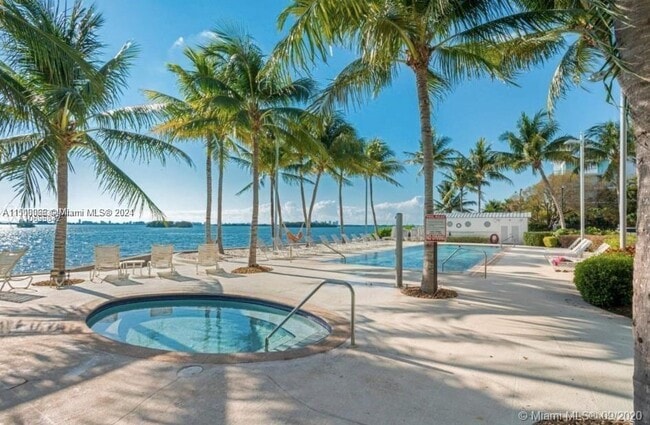 Photo - 680 NE 64th St Unidad 103