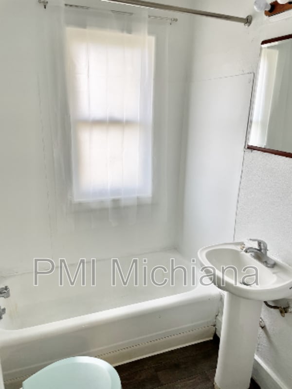 Photo - 1136 King St