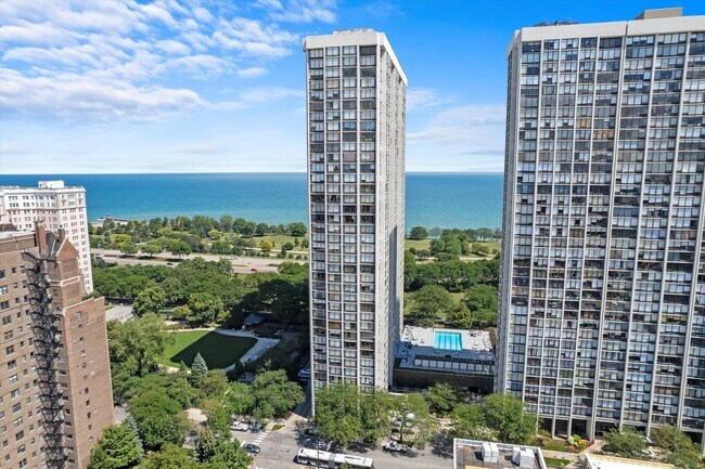 Photo - 5455 N Sheridan Rd Unidad 608 Rental