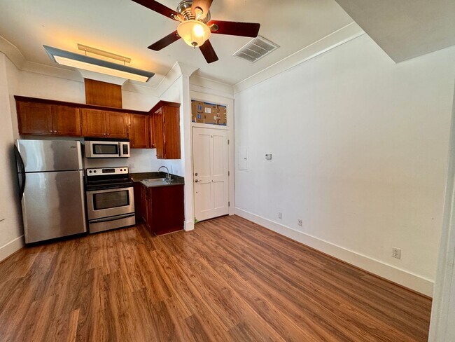 Photo - 1125fst Unidad 1125 F Street #5