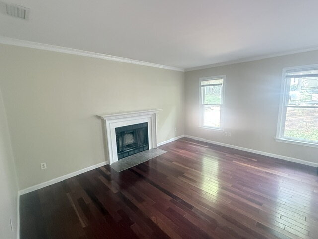 Spacious Cape in Woodlake Available Immediately