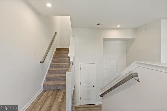 Photo - 66 National St