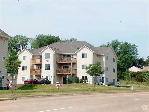 Building Photo - 4600 Grand Ave Unit 7 Rental