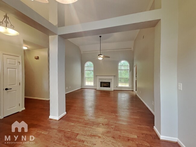 Photo - 325 Shelby Forest Dr