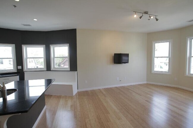 110 Chester St Unit 1