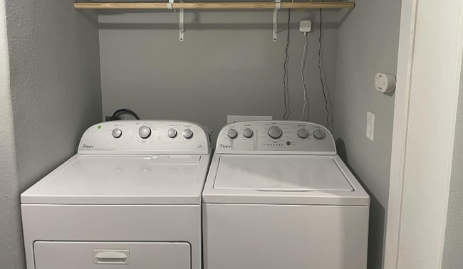 Photo - 427 E Southcross