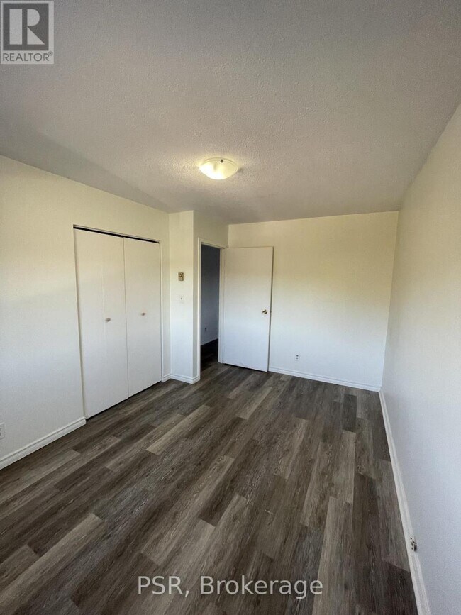 Photo - 43 Manitoba St