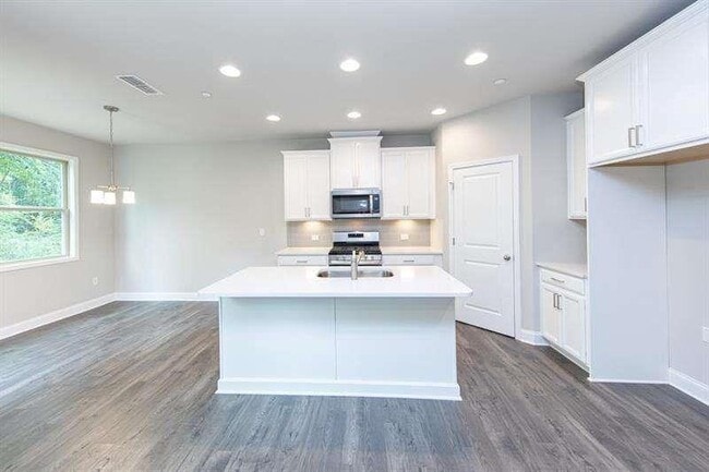 Photo - 207 Jonquil Spring Rd