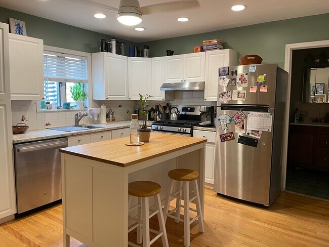 Building Photo - 7 Richardson Terrace Unit 1