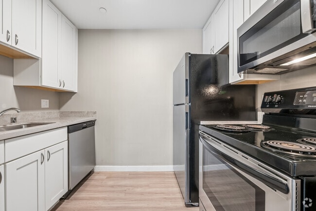 1BR, 1BA - 498SF - Kitchen
