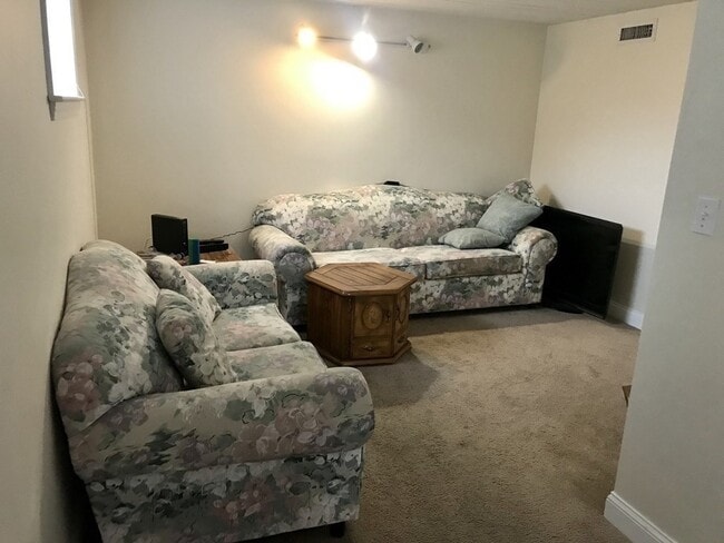 Photo - 308 Moody St Unidad 7