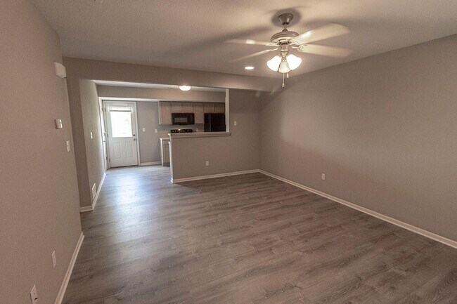 Photo - 4001 Snowy Owl Dr