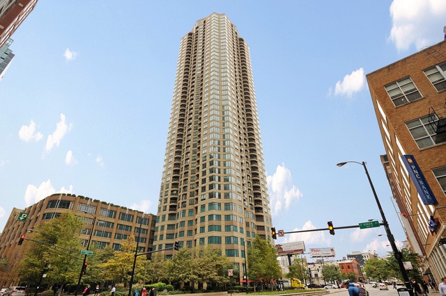Building Photo - 400 N La Salle Dr Unit 4106