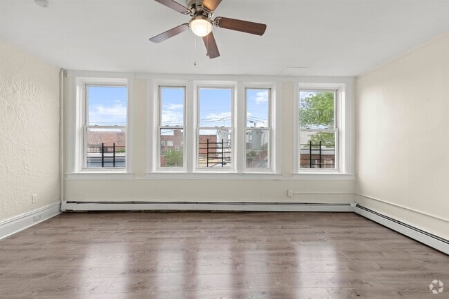 Building Photo - 49 Leonard St Unit 3 Rental