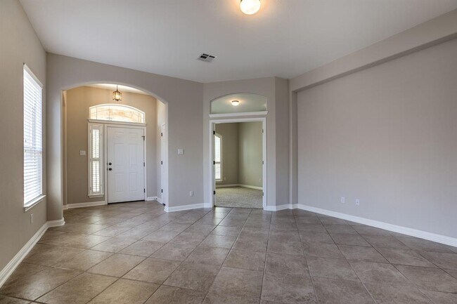 Photo - 3667 Rosalina Loop