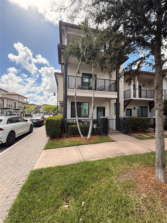 Photo - 4900 NW 83rd Path