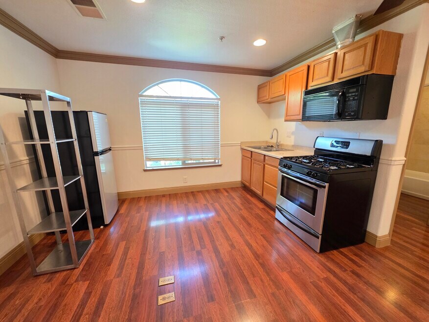 835 H St Unit 1