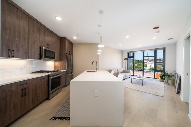 Building Photo - 338 Newark Ave Unit 306