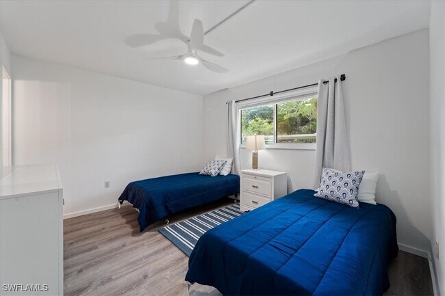 Photo - 307 Goodlette-Frank Rd Unidad B202