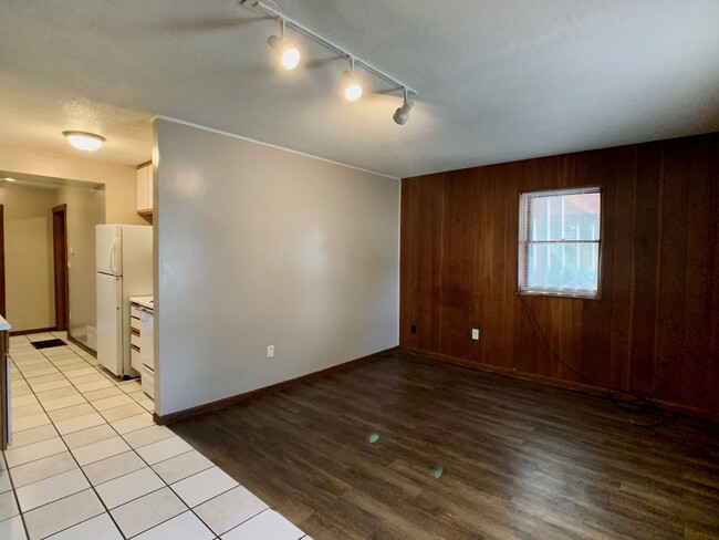 Building Photo - 1716 Avenue A Unit C