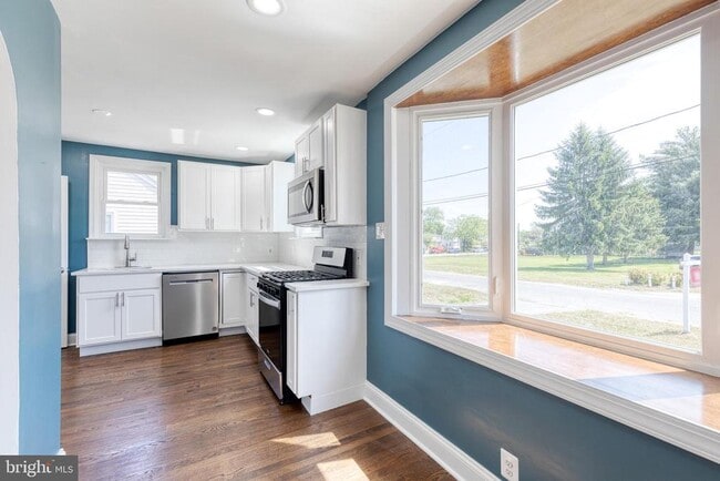 Photo - 406 N St SE