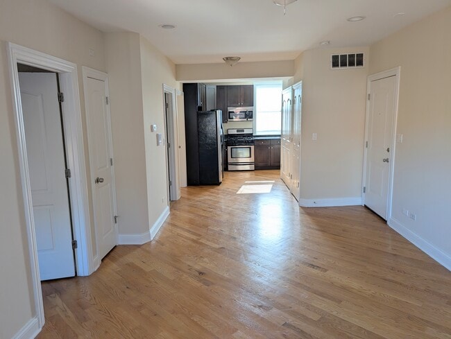 4018 N Central Park Ave Unit 3N