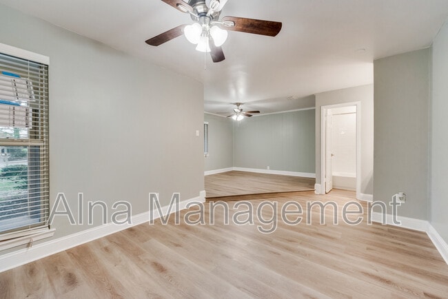 Photo - 4 Eastlane Pl