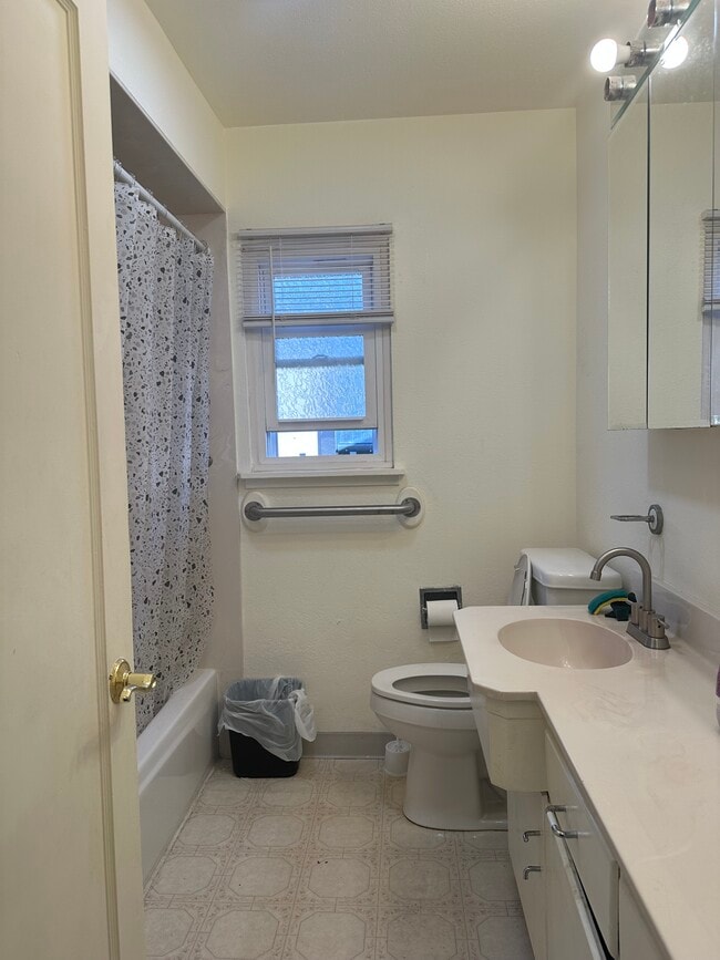 Photo - 407 Lloyd Ave