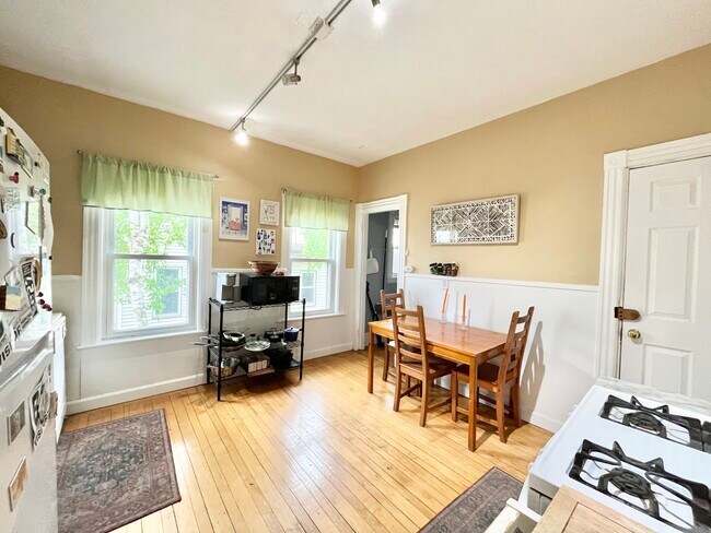 Photo - 191 Lowell St Unidad 2