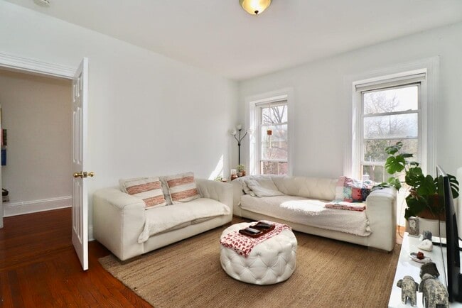 Photo - 270 Montgomery St