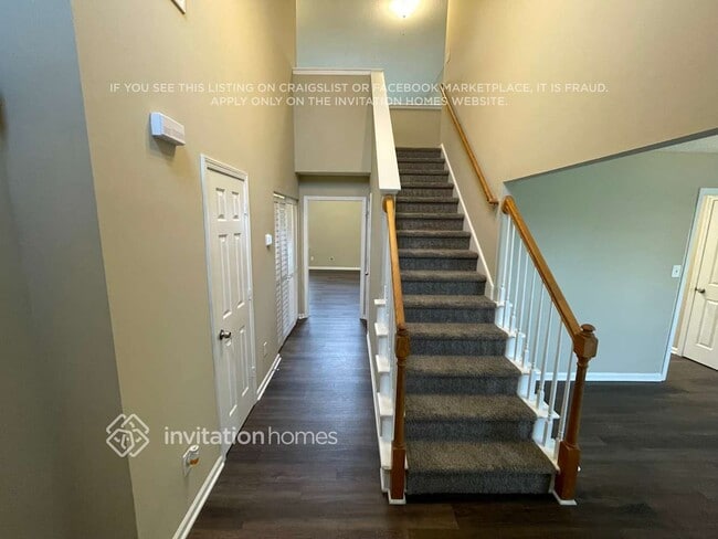 Photo - 171 Golding Dr
