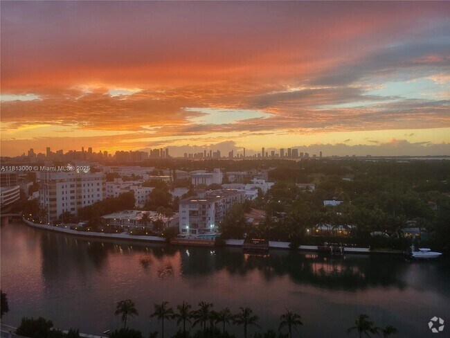 Building Photo - 2555 Collins Ave Unit 1508 Rental