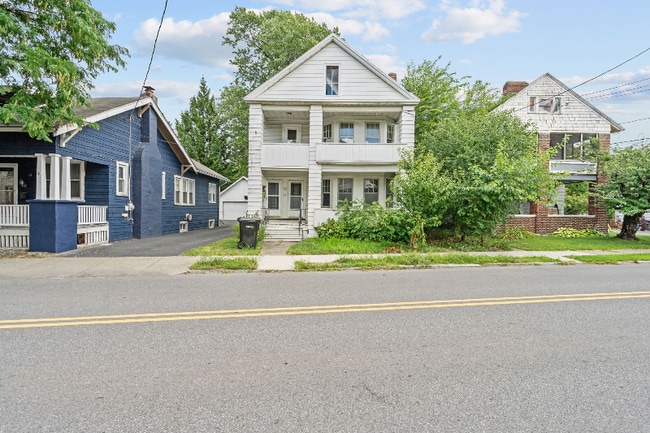 Building Photo - 22 N Lake Ave Rental