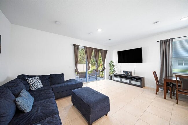 Photo - 3593 Anibal St