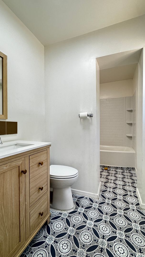 Photo - MiracleMile1468 Unit MiracleMile1468-08