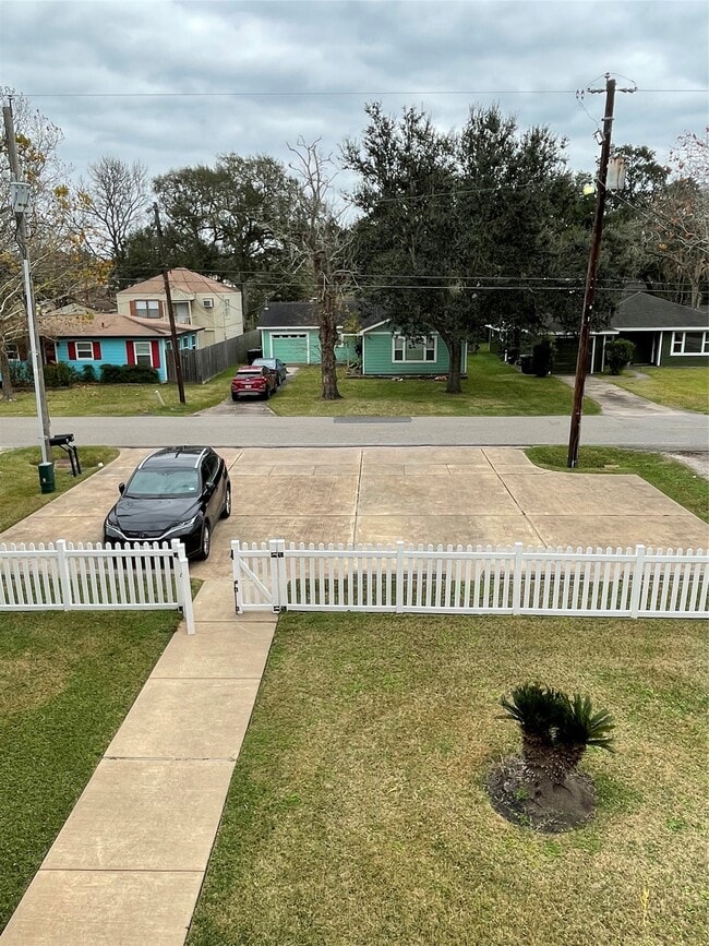 Photo - 1018 S Booth Ln