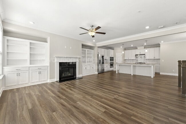 Photo - 105 W Dixie Ave SE