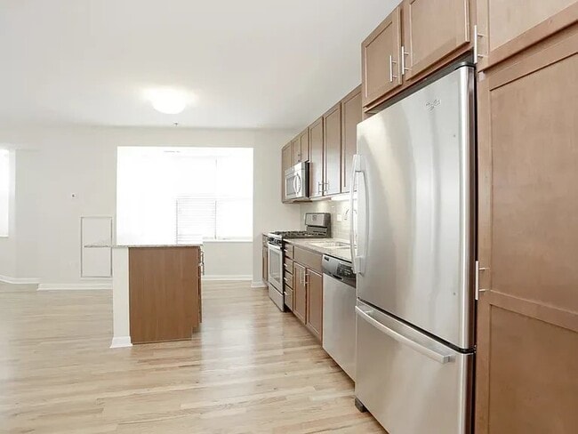 Photo - 1337 W Fargo Ave Unit 703